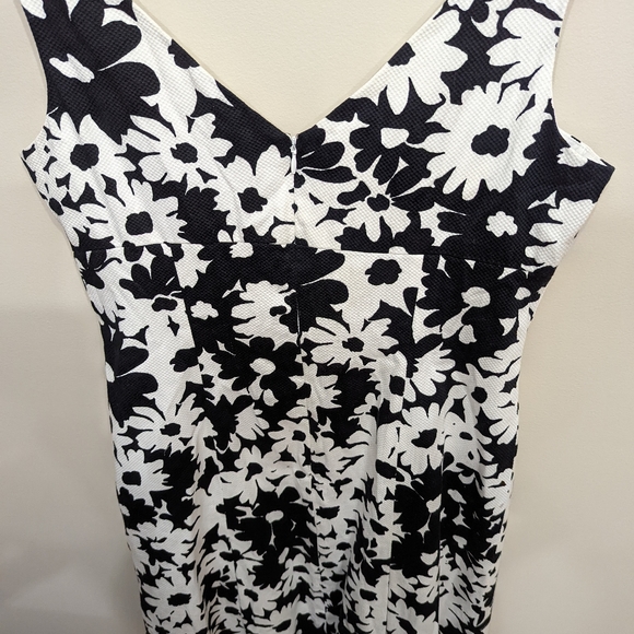 Evan Picone Dress Black & White Floral Print Sleeveless Fit & Flare Dress - Picture 7 of 7
